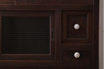 アンティーク家具　和製アンティーク　前面欅材のモールガラス引き戸収納棚