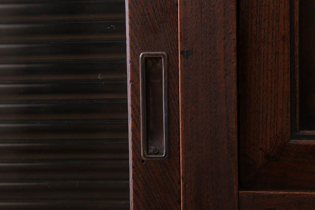 アンティーク家具　和製アンティーク　前面欅材のモールガラス引き戸収納棚