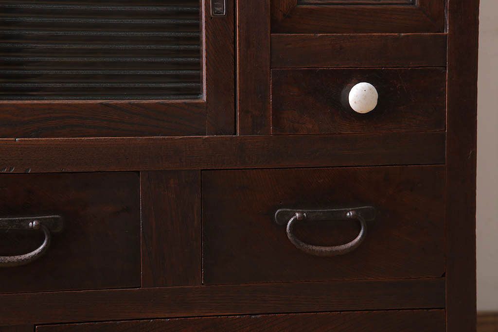 アンティーク家具　和製アンティーク　前面欅材のモールガラス引き戸収納棚