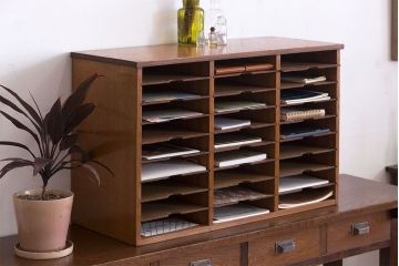 レトロ家具　昭和レトロ　古い木製のアンティーク横型書類棚(カルテケース)