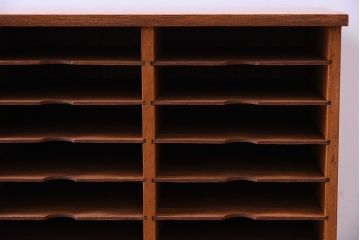 レトロ家具　昭和レトロ　古い木製のアンティーク横型書類棚(カルテケース)