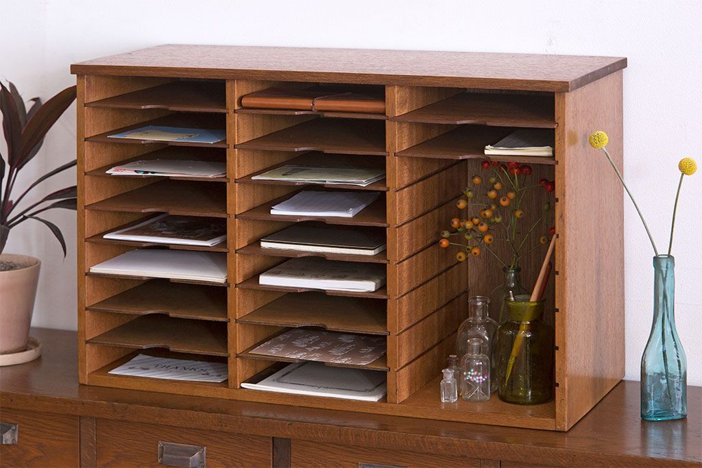 レトロ家具　昭和レトロ　古い木製のアンティーク横型書類棚(カルテケース)