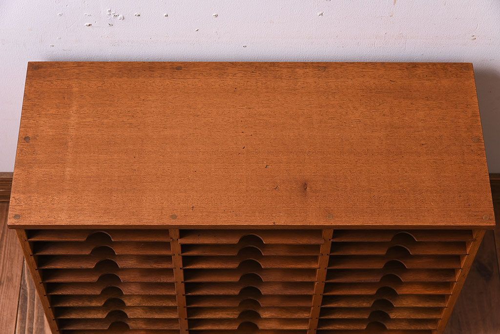 レトロ家具　昭和レトロ　古い木製のアンティーク横型書類棚(カルテケース)