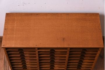 レトロ家具　昭和レトロ　古い木製のアンティーク横型書類棚(カルテケース)