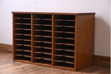 レトロ家具　昭和レトロ　古い木製のアンティーク横型書類棚(カルテケース)