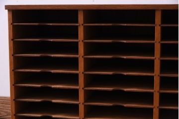 レトロ家具　昭和レトロ　古い木製のアンティーク横型書類棚(カルテケース)