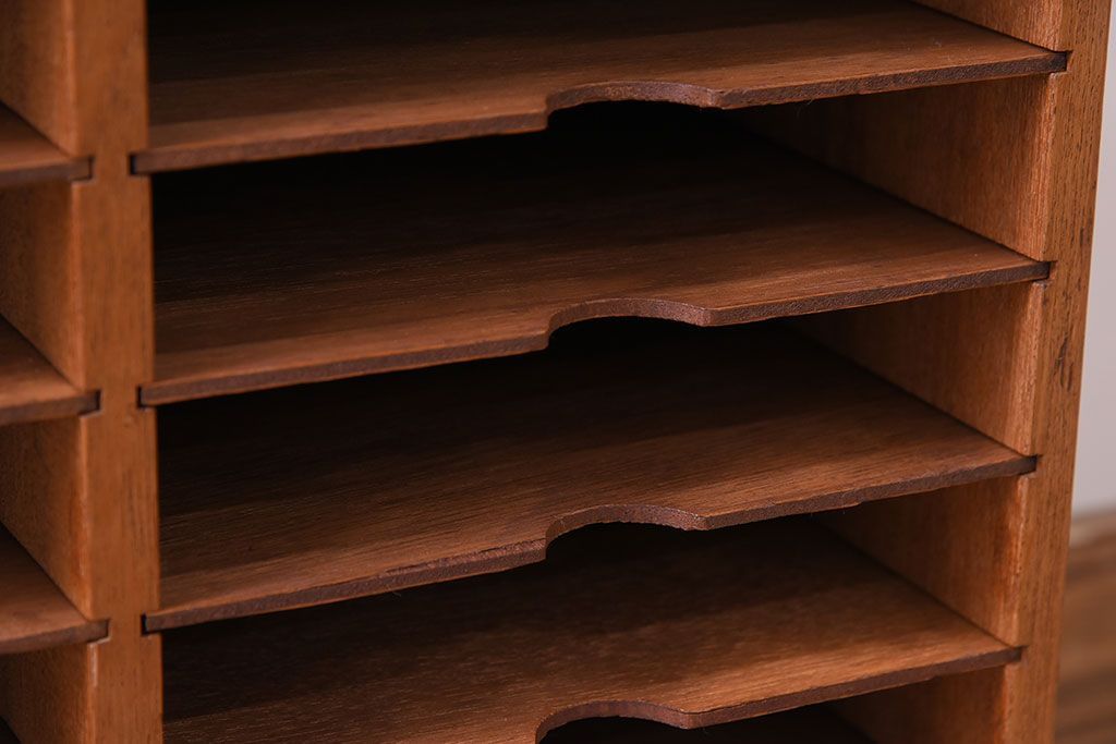 レトロ家具　昭和レトロ　古い木製のアンティーク横型書類棚(カルテケース)