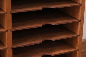 レトロ家具　昭和レトロ　古い木製のアンティーク横型書類棚(カルテケース)