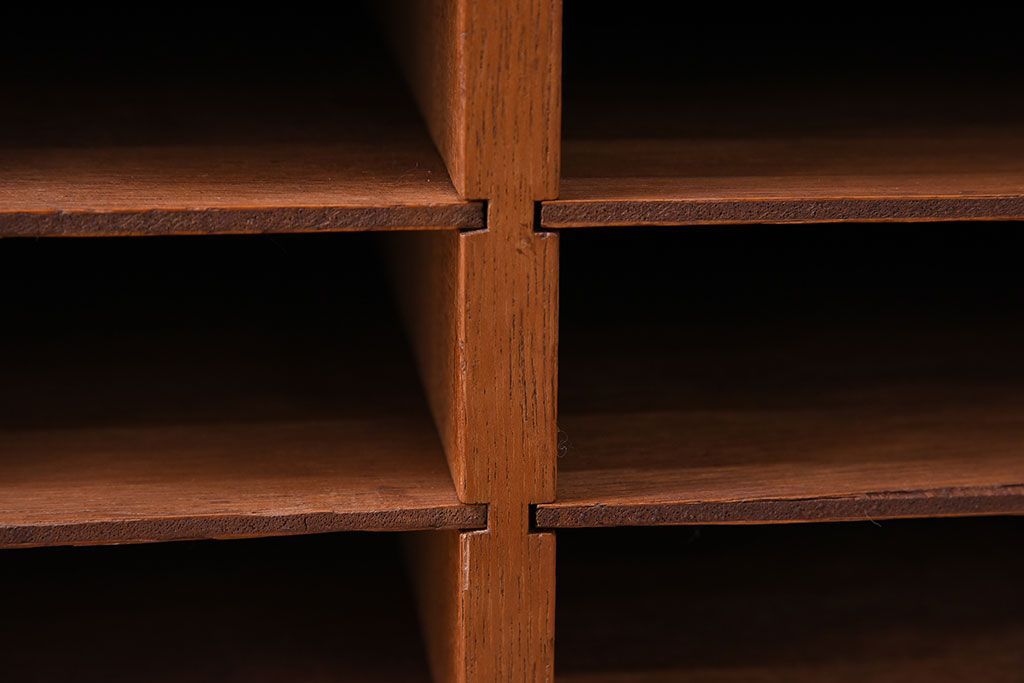 レトロ家具　昭和レトロ　古い木製のアンティーク横型書類棚(カルテケース)