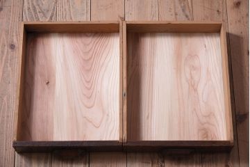 レトロ家具　古い木製のレトロでシンプルなアンティーク文机