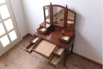 アンティーク家具　大正ロマン　高級品　古いカバ材製の和製アンティークドレッサー