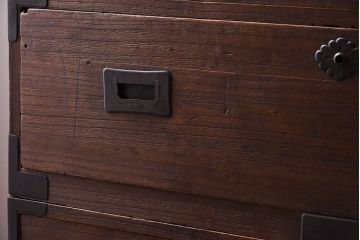 アンティーク家具　和製アンティーク　シンプルデザイン　古い重ね桐箪笥(衣装箪笥、桐たんす)