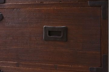アンティーク家具　和製アンティーク　シンプルデザイン　古い重ね桐箪笥(衣装箪笥、桐たんす)