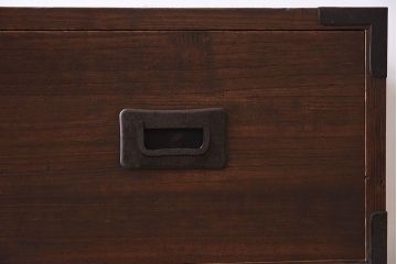 アンティーク家具　和製アンティーク　シンプルデザイン　古い重ね桐箪笥(衣装箪笥、桐たんす)