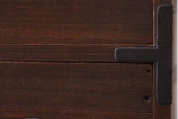 アンティーク家具　和製アンティーク　シンプルデザイン　古い重ね桐箪笥(衣装箪笥、桐たんす)