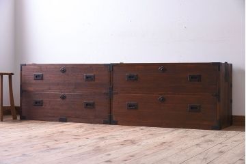 アンティーク家具　和製アンティーク　シンプルデザイン　古い重ね桐箪笥(衣装箪笥、桐たんす)