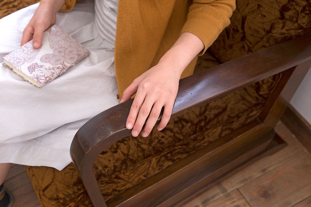 アンティーク家具　2人掛けアンティークアームソファ