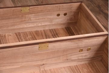 アンティーク家具　鉄脚付き!古い衣装箪笥ローボード