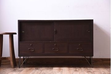 アンティーク家具　和製アンティーク　引き出し付き!鉄脚衣装箪笥ローボード(2)