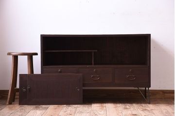 アンティーク家具　和製アンティーク　引き出し付き!鉄脚衣装箪笥ローボード(2)