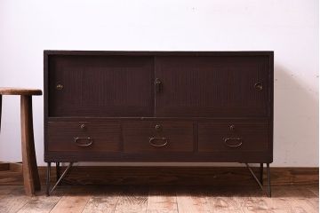 アンティーク家具　和製アンティーク　引き出し付き!鉄脚衣装箪笥ローボード(2)