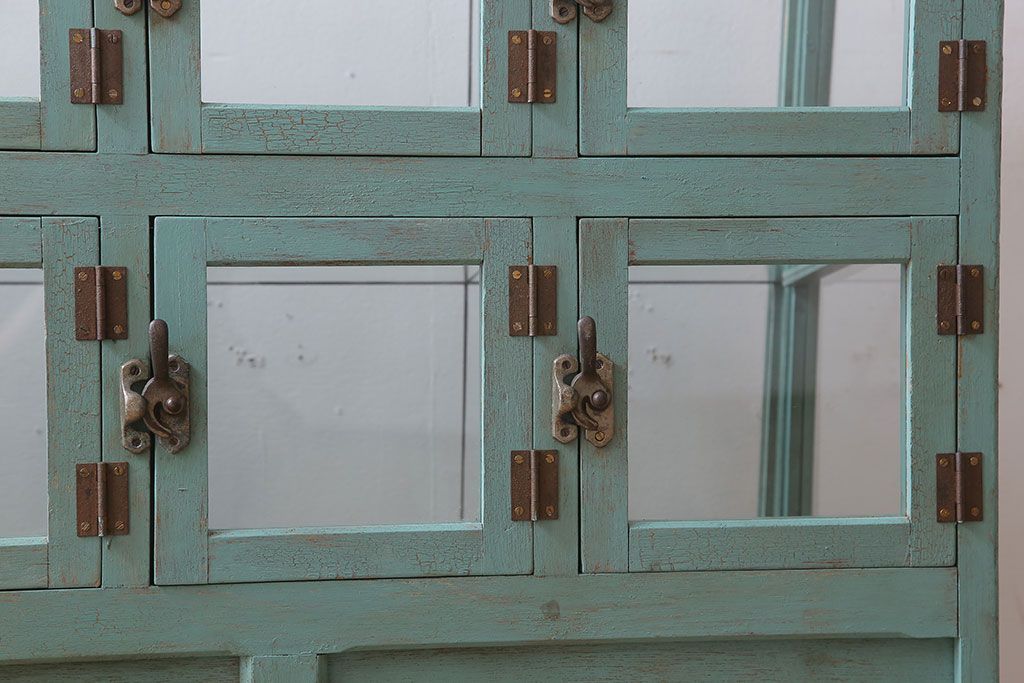 レトロ家具　アンティークペイント　昭和レトロな商店のガラスケース(ショーケース)