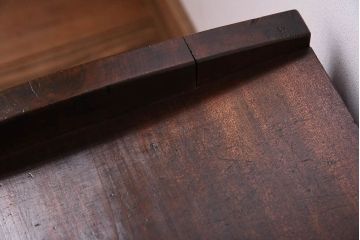 レトロ家具　古い木製のレトロでシンプルなアンティーク文机(2)