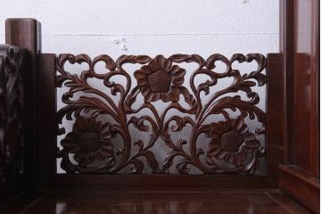 中古　民芸家具　高級品!彫刻が素晴らしい唐木飾り棚(キャビネット)(定価198万円)