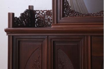 中古　民芸家具　高級品!彫刻が素晴らしい唐木飾り棚(キャビネット)(定価198万円)