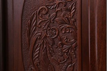 中古　民芸家具　高級品!彫刻が素晴らしい唐木飾り棚(キャビネット)(定価198万円)