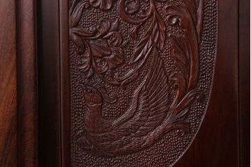 中古　民芸家具　高級品!彫刻が素晴らしい唐木飾り棚(キャビネット)(定価198万円)