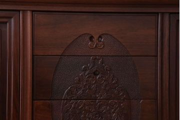 中古　民芸家具　高級品!彫刻が素晴らしい唐木飾り棚(キャビネット)(定価198万円)