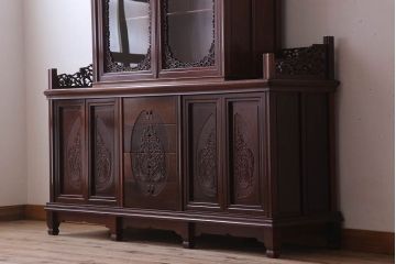 中古　民芸家具　高級品!彫刻が素晴らしい唐木飾り棚(キャビネット)(定価198万円)