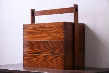 アンティーク雑貨　中古　高級民芸品　漆塗り!総栗材の岡持ち(収納箱)