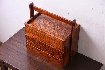 アンティーク雑貨　中古　高級民芸品　漆塗り!総栗材の岡持ち(収納箱)