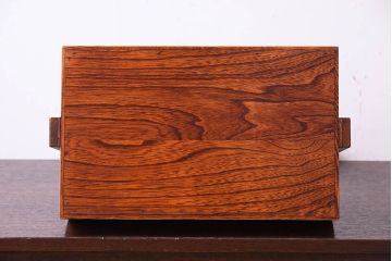 アンティーク雑貨　中古　高級民芸品　漆塗り!総栗材の岡持ち(収納箱)