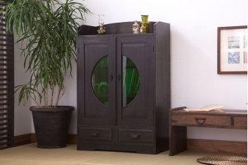 アンティーク家具　人気の色ガラス入り!小振りな古い木製のアンティーク本箱