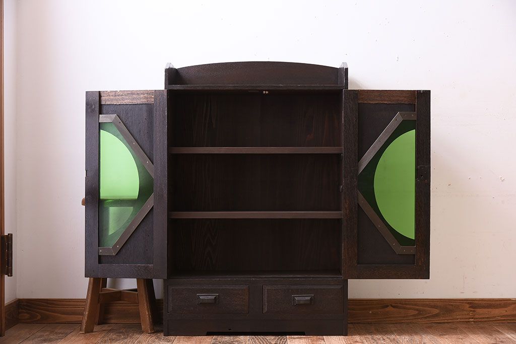 アンティーク家具　人気の色ガラス入り!小振りな古い木製のアンティーク本箱