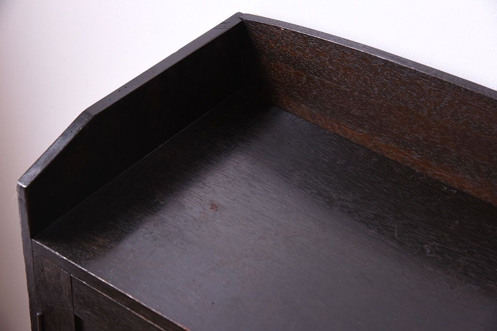 アンティーク家具　人気の色ガラス入り!小振りな古い木製のアンティーク本箱