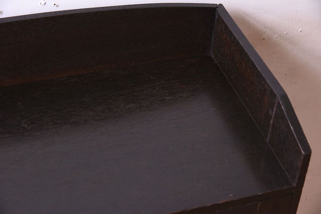 アンティーク家具　人気の色ガラス入り!小振りな古い木製のアンティーク本箱