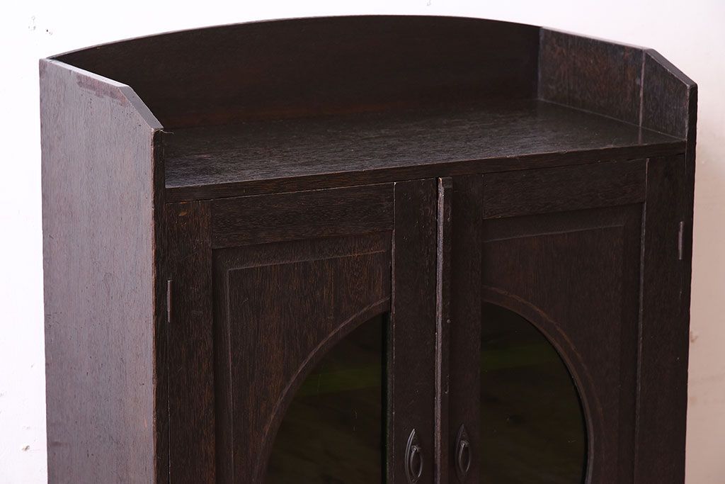 アンティーク家具　人気の色ガラス入り!小振りな古い木製のアンティーク本箱