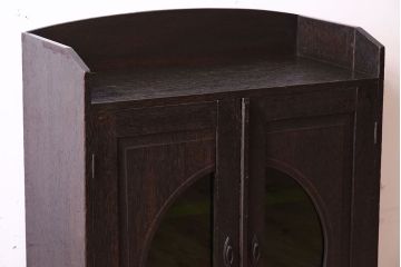 アンティーク家具　人気の色ガラス入り!小振りな古い木製のアンティーク本箱