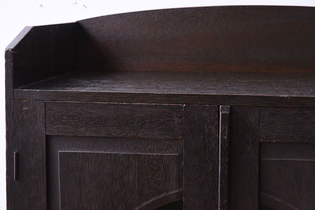 アンティーク家具　人気の色ガラス入り!小振りな古い木製のアンティーク本箱