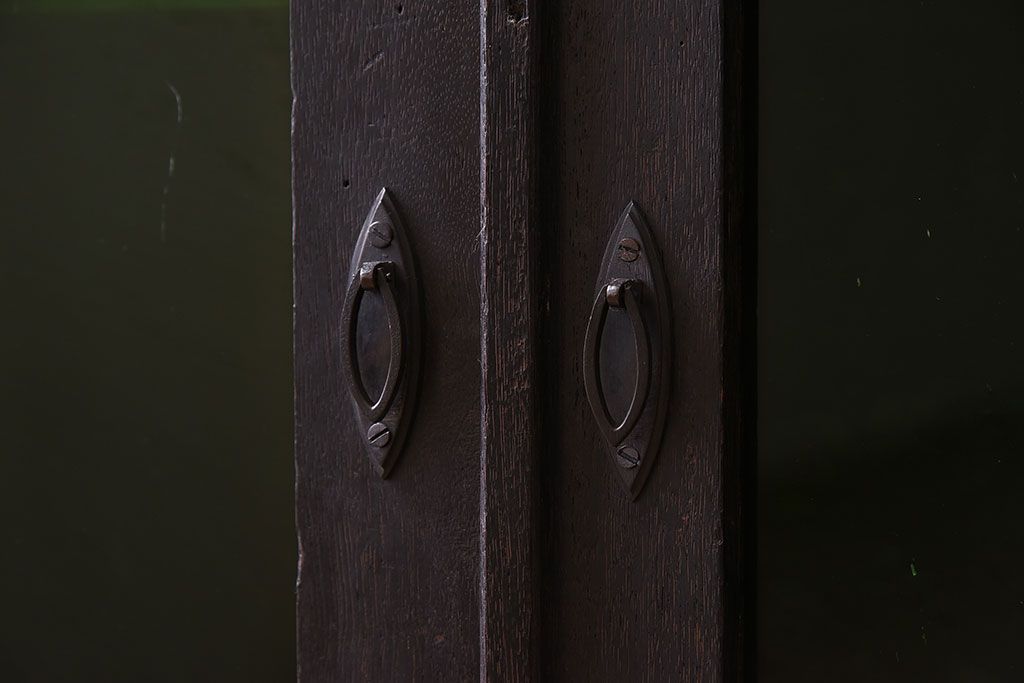 アンティーク家具　人気の色ガラス入り!小振りな古い木製のアンティーク本箱