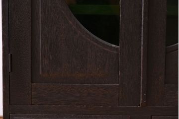 アンティーク家具　人気の色ガラス入り!小振りな古い木製のアンティーク本箱