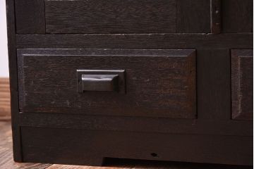 アンティーク家具　人気の色ガラス入り!小振りな古い木製のアンティーク本箱