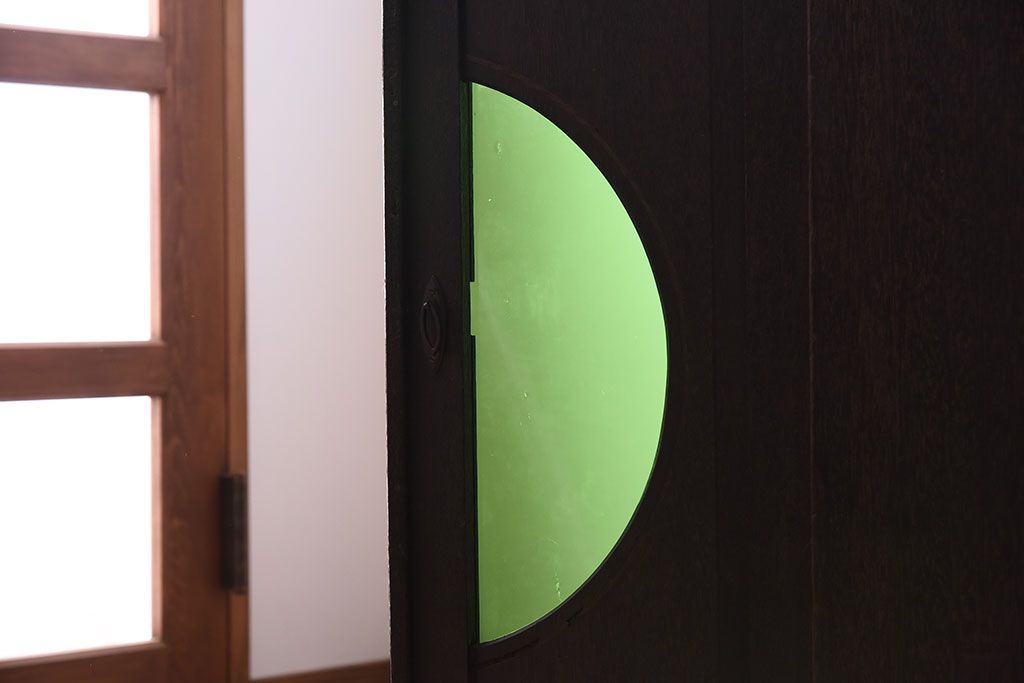 アンティーク家具　人気の色ガラス入り!小振りな古い木製のアンティーク本箱