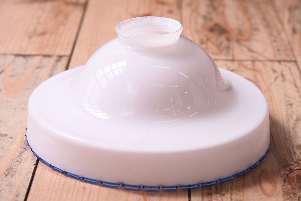 被せガラスが美しい和製アンティークの天井照明(ガラスシェード)