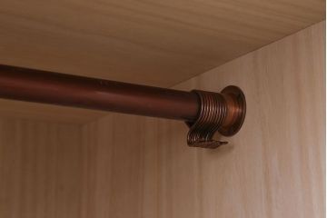 中古　岩谷堂箪笥　南部鉄器金具　木地呂塗り　上質な洋服箪笥(観音箪笥)(定価約98万円)