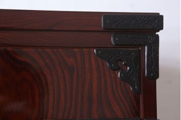 中古　岩谷堂箪笥　南部鉄器金具　木地呂塗り　上質な洋服箪笥(観音箪笥)(定価約98万円)